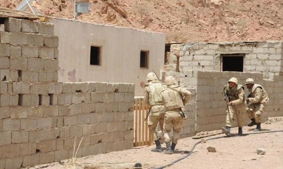 بالصور.. “قتلوا الجنين” هاشتاج يفضح ممارسات الجيش مع أهالي سيناء