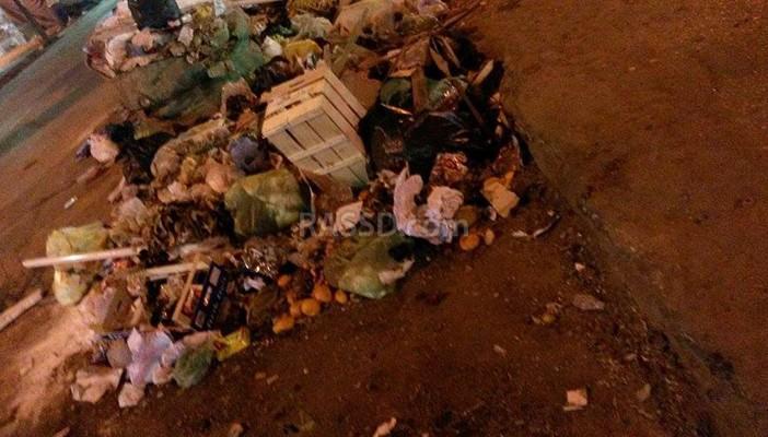 أهالي بني سويف يشتكون من القمامة.. وعمال النظافة: أنتم السبب