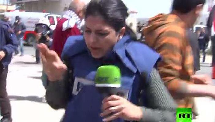 بالفيديو.. الجيش الصهيوني يعتدي على مراسلة قناة روسيا على الهواء