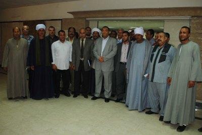 محافظ سوهاج للمزارعين: سنؤمن وصول السولار قبل الموسم الصيفي