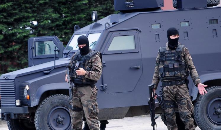 مقتل امرأة وإصابة رجل هاجما مديرية الأمن بإسطنبول