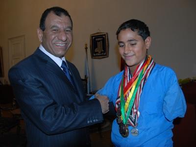 وزير التعليم يكرم منتخب الكرة الطائرة للناشئين