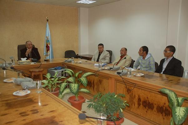 رئيس جامعة سوهاج يناقش خطة عمل المجلس في الفترة القادمة