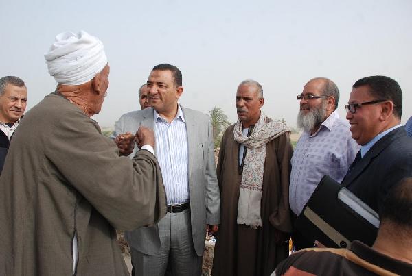 مزارعي الظهير الصحراوي بسوهاج يطالبون المحافظ بتمليك الأراضي