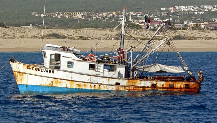 الإفراج عن مركب صيد مصرية محتجزة في ليبيا منذ 4 أشهر