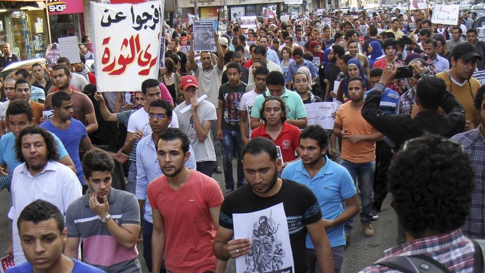 عمرو حمزاوي: البلاد تتزعزع باستبدادية السيسي