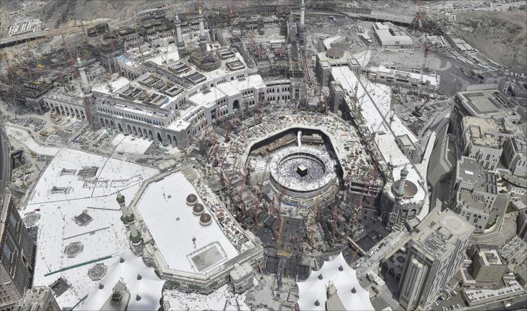 البدء في إزالة جسر المطاف المؤقت بالمسجد الحرام