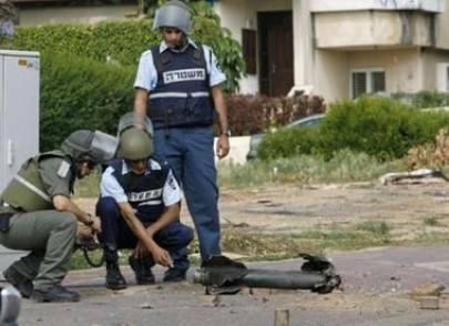 قذيفة صاروخية من غزة على الكيان الصهيوني ردًا على غارات أمس