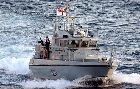 البحرية البريطانية تطرد زورقًا إسبانيًا من جبل طارق