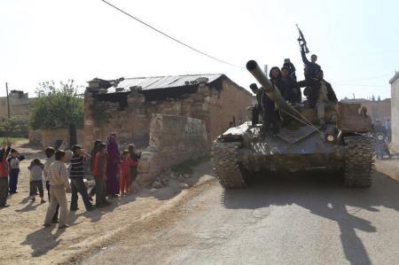 نشطاء : مقاتلو المعارضة يستعيدون “بابولين” شمال سوريا