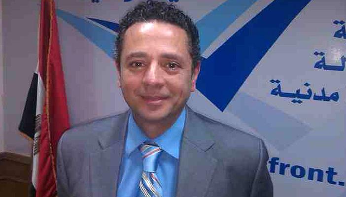 ثروت نافع لـ”رصد”: إعداد وثيقة للاعتراف بالسيسي “كلام أمنجية”