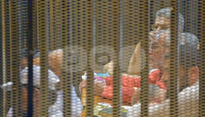 جنايات الإسماعيلية تؤجل محاكمة مرشد الإخوان و104 آخرين لـ10 إبريل