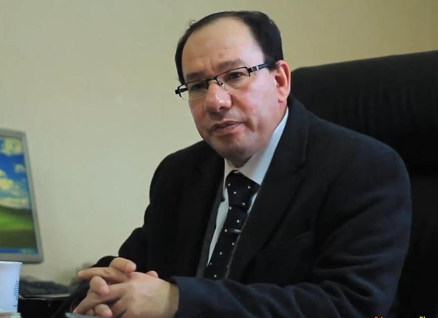 وائل قنديل يقارن بين السيفين “اليزل” و”الدولة”