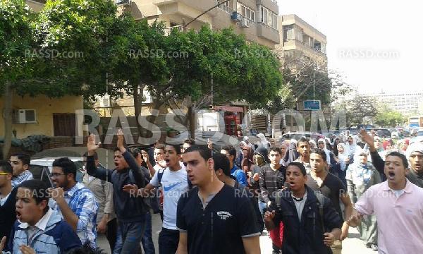 طلاب المدارس بمدينة نصر ينظمون مسيرة بمحيط “رابعة”