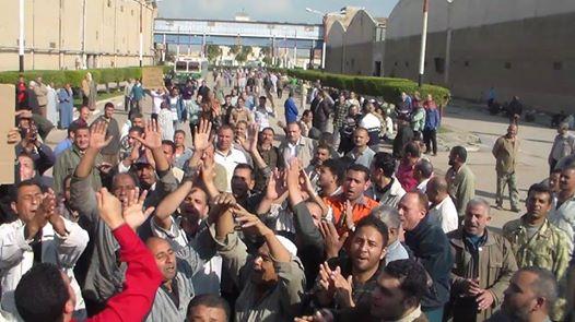 إضراب عمال “ابيسكو” للتعيين وتهديدات الداخلية بفض اعتصامهم