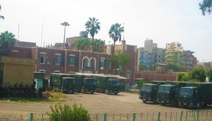 تعذيب معتقلين في البحيرة لرفضهما الركوع لضابط شرطة