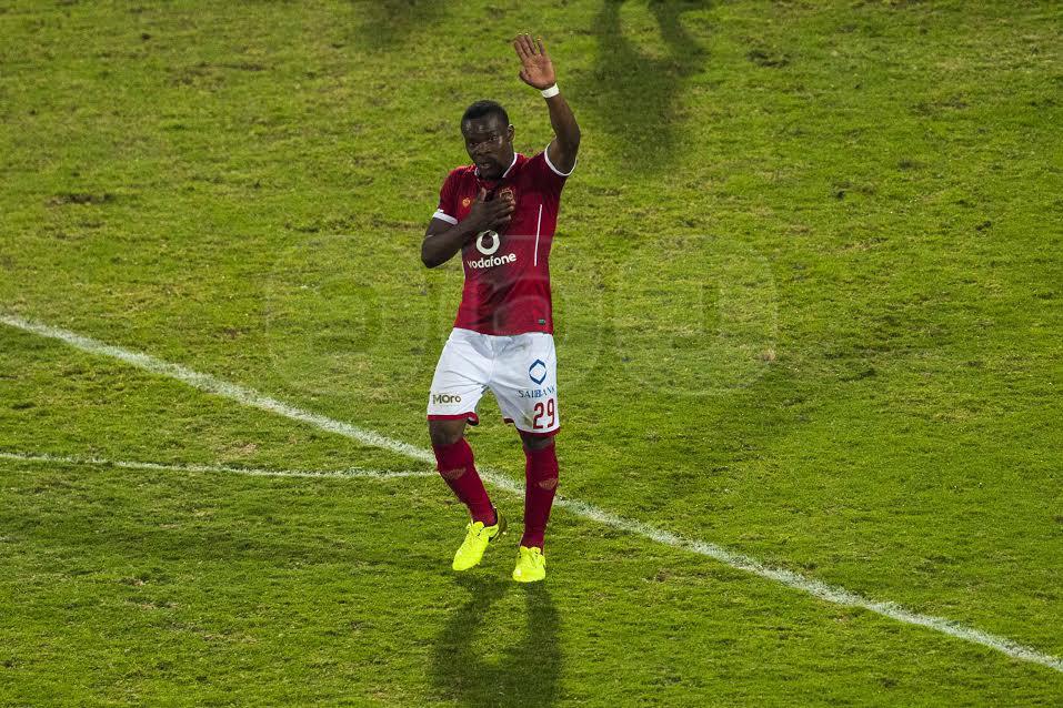 كوليبالي يحسم الشوط الأول للأهلي أمام بتروجيت