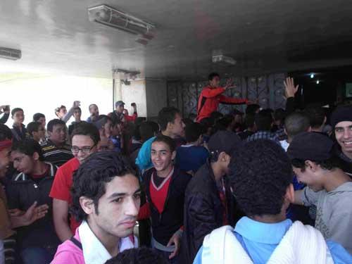 احتجاج طلبة الثانوية بالسويس لرفض قرار الدراسة بالحصص