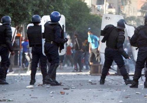 عاجل..إصابة ضابط بالرصاص بعد تجدد الاشتباكات بالخصوص