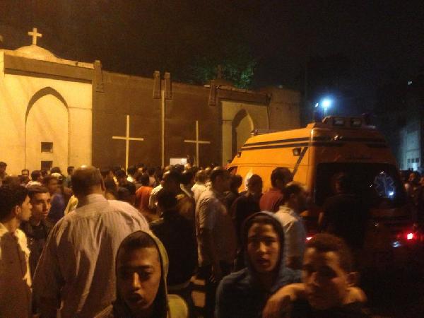 أهالي العباسية ينتقدون تجاهل الأمن لمسلحي الكنيسة