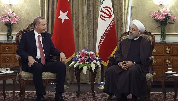 محلل يصف زيارة أردوغان لإيران: السياسة حين يلعبها الأساتذة