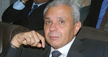 رئيس جامعة القاهرة يعد بحل مشاكل طلاب المدينة الجامعية