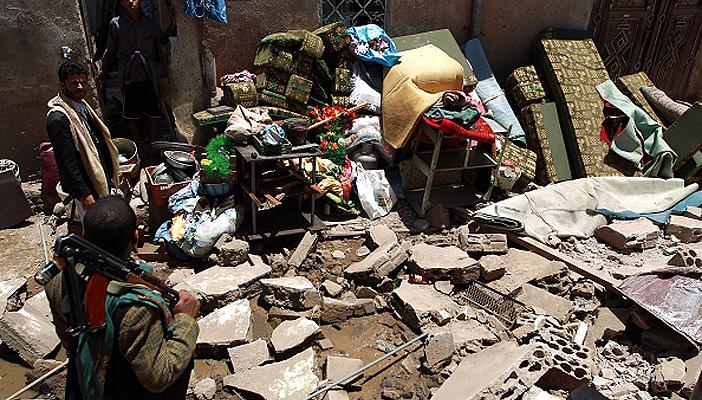 محلل يمني لـ”رصد”: المقاتلات السعودية أكثر فعالية من البوارج المصرية