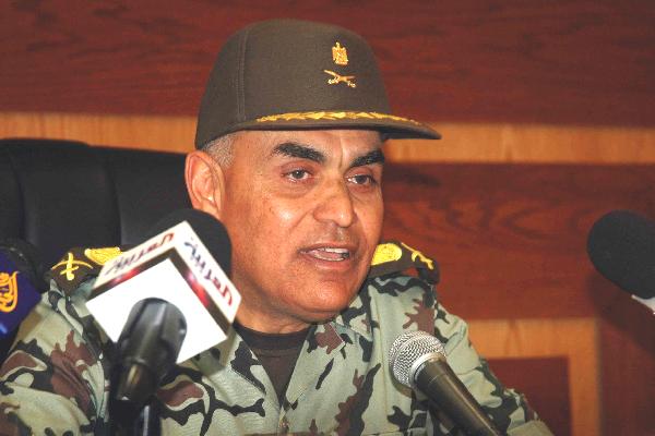 رئيس الأركان المصري يزور ليبيا لبحث التعاون