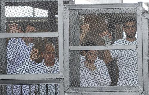 اليوم.. محاكمة 20 معتقلًا من بينهم مراسلي الجزيرة