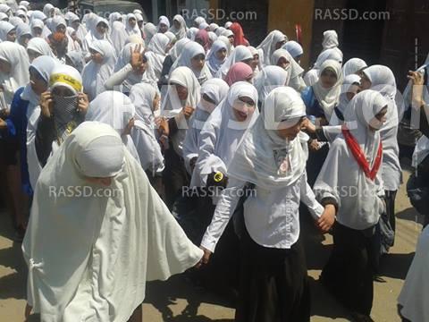 مسيرة لفتيات المنصورية ضد الحكم العسكري