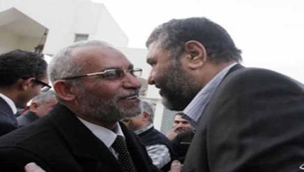 “مرفت موسى” تتهم  بديع والشاطر بتحريض حرس الإرشاد ضدها