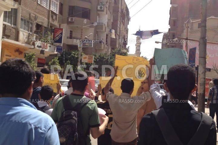 مسيرة لطلاب الثانوي تنديدا باعتقال زملائهم بأسيوط