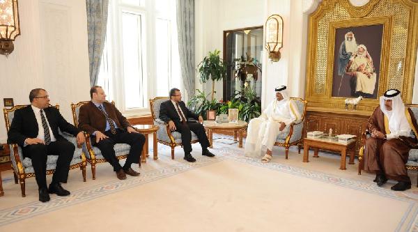 قنديل يلتقي وفدا من رجال الأعمال المصريين والقطريين