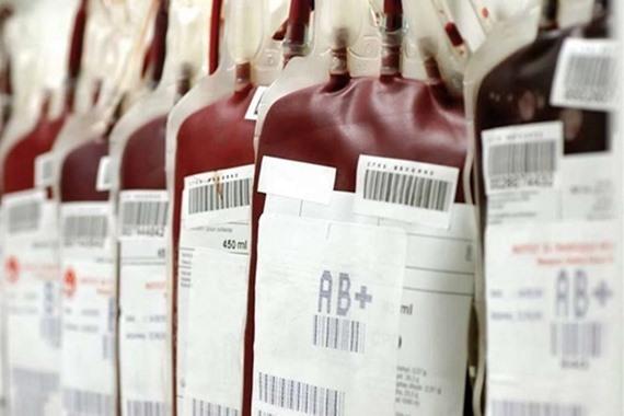 “الحق في الدواء”: 700 جنيه سعر كيس الدم في السوق السوداء