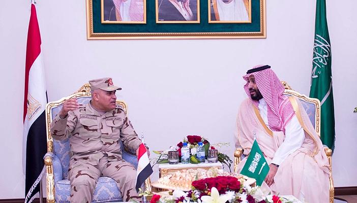 قائد القوات المصرية في “عاصفة الحزم” يظهر لأول مرة بالسعودية