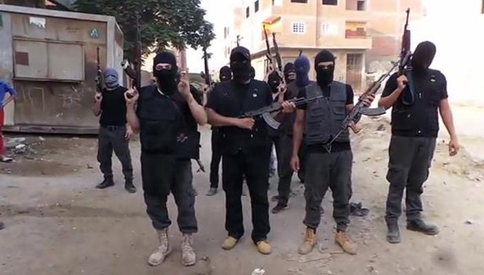 مسلحون ملثمون ينصبون كمينا بالشيخ زويد