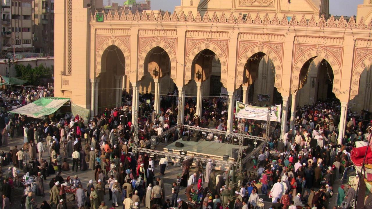 إغلاق مسجد “السيد البدوي” وتحديد “ربع ساعة” لوقت الصلاة