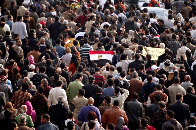 “مصر مش للبيع”.. شعار تظاهرة بسوهاج احتجاجا على تنازل السيسي عن تيران