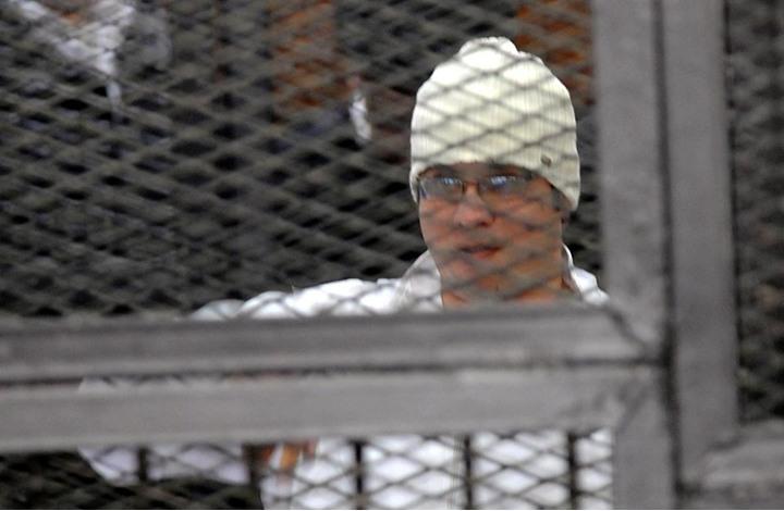 مؤسس 6 أبريل: الديمقراطية ما يروج له العسكر.. ومن يعترض “عميل”