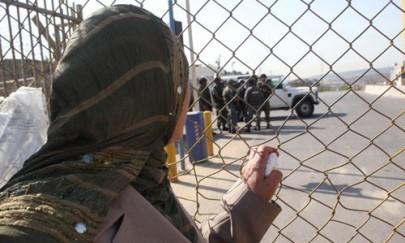 الاحتلال يوقف زيارات أهالي أسرى غزة الي أبنائهم غدا