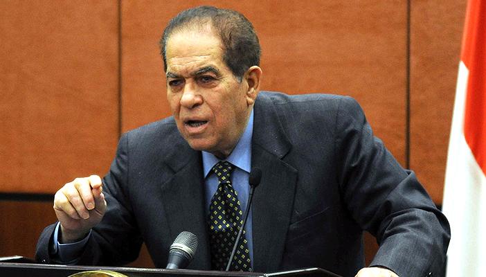 الجنزوري يكذب البدوي.. وينفي طلبه ضم أعضاء بالحزب الوطني لقائمة الوفد