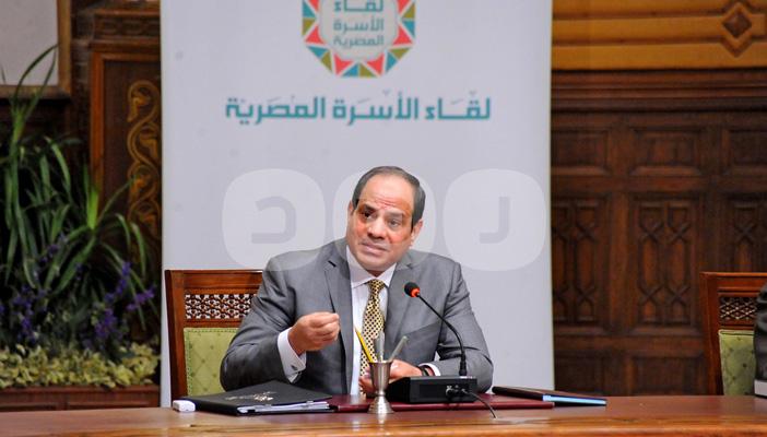 أسوشيتد برس: في محاولة لكبح الانتقادات.. السيسي يتهم “الأشرار”