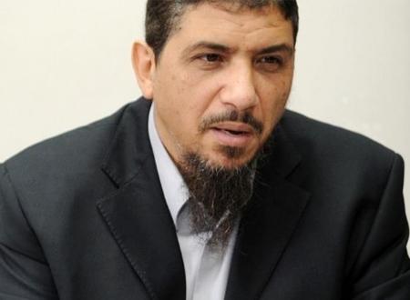 يسري حماد : سنهتف في عيد العمال ” الكرامة ياريس”