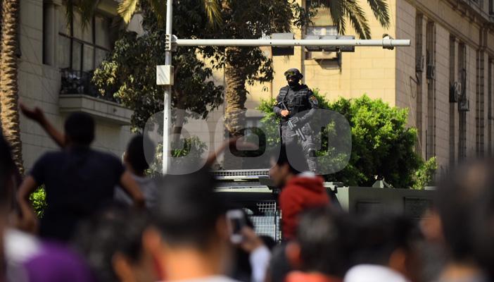 اعتقال 100 شخص خلال تظاهرات جمعة “الأرض هي العرض”