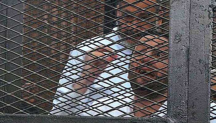 الداخلية ترفض حضور باسم عودة جنازة والده.. ونشطاء: النظام ينتقم