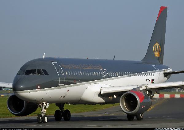 الخطوط الجوية الأردنية تنفي تعليق رحلاتها إلى ليبيا