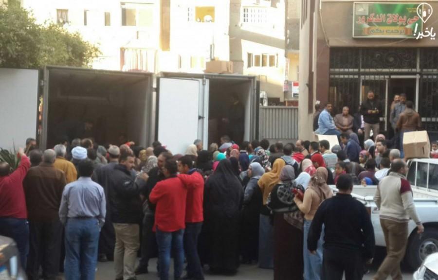 “التموين”: أوراك الدجاج بـ9.5 جنيه و”فيس بوك”: قسموا الفرخة نصين