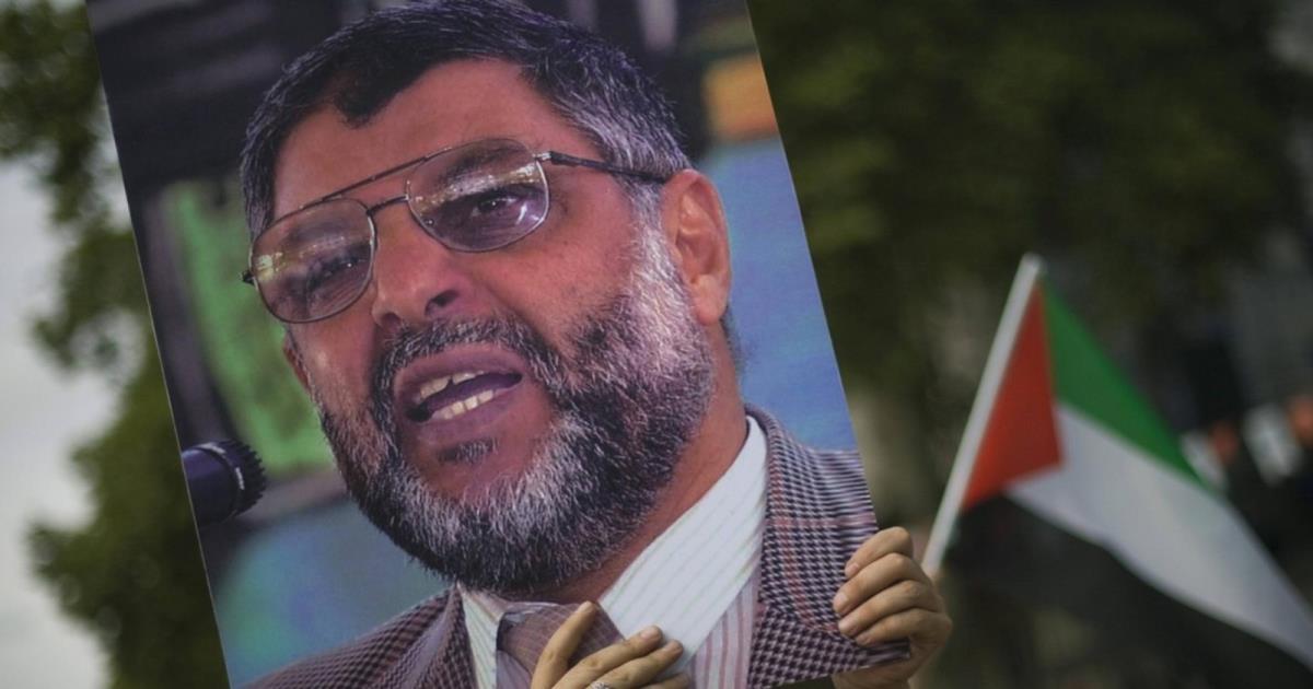 في ذكرى استشهاده.. 17 معلومة عن “الطبيب الثائر” عبدالعزيز الرنتيسي