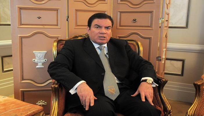 مدير مكتب عمر سليمان: مبارك تعامل مع تيران وصنافير بـ”وطنية”