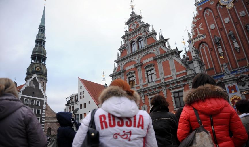 ليس بينهم مصر..روسيا تمنح مواطني 9 دول عربية زيارتها دون تأشيرة